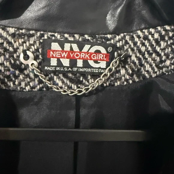 Vintage New York Girl Women's Black and Gray Tweed Coat , Size 8 - Picture 3 of 5